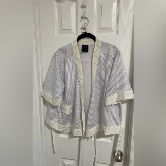 NIKE white mesh top - Picture 2 of 5